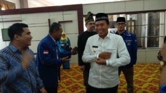 Walikota Firdaus Pilih ke Kanada Saat Warga Pekanbaru Dikepung Kabut Asap
