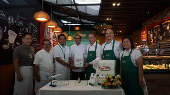 Garuda Indonesia Hadirkan Snack Terbaru Krispy Kreme untuk Penumpang