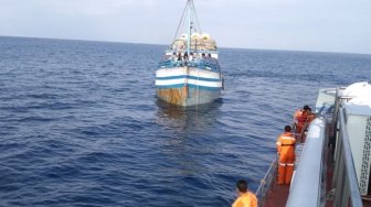 Kapal Pengangkut Barang Niaga 100 Ton Mendadak Mati Mesin di Selat Lombok