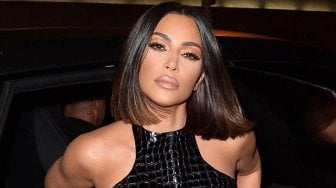 Kim Kardashian Mengaku Tidak Pernah Suntik Filler dan Memasang Eyelash Extention