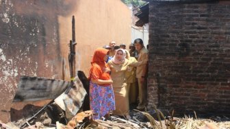 Tinjau Rumah Warga Terbakar, Walkot Mojokerto Akan Pasang Hidrant di Jalan 