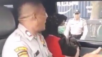 Motor Mogok Saat Bawa Jenazah Bayinya, Pasutri Ini Diantar Petugas