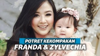 7 Potret Kehangatan Franda dan Zylvechia, Lucu Banget!