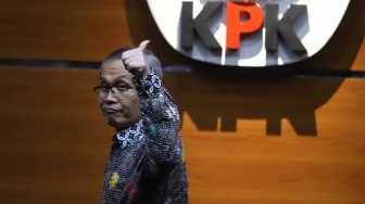 Wakil Ketua KPK Alexander Narwata  gelar jumpa pers di Gedung KPK, Jakarta, Rabu (18/9).  [Suara.com/Angga Budhiyanto]
