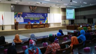 Bupati Probolinggo Serahkan Kenaikan Pangkat ASN