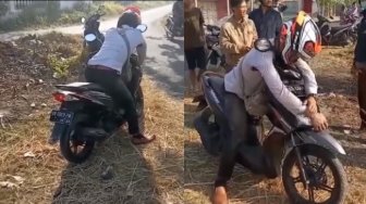 Tidur di Atas Motor, Pria di Bantul Dikira Meninggal Sampai Videonya Viral