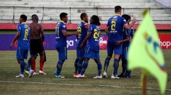 Ezechiel N'douassel Sumbang Dua Gol, Persib Bandung Pecundangi Persipura