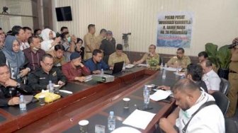 Gubernur Syamsuar Tetapkan Riau Darurat Asap