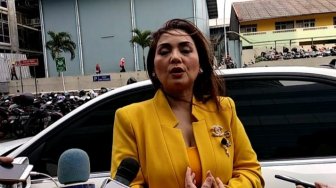 Jadi Guru Dadakan Selama Corona, Nia Daniaty Belajar Lebih Sabar