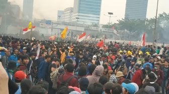 6 Anak-anak Hilang saat Demo Rusuh Mahasiswa di Depan Gedung DPR