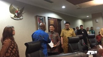 Temui Moeldoko, DPRD Papua Sampaikan Surat Khusus untuk Jokowi