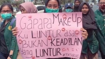 Kocak, Saat Make Up dan Skin Care Masuk Poster Demo Mahasiswa