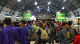 Stasiun Palmerah, Benteng Terakhir Demonstran Anti RUU Ngawur