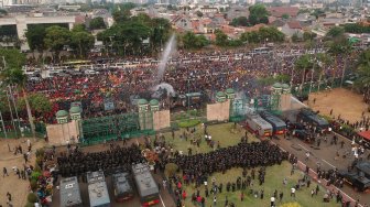 Hore! Mahasiswa Demo, Jakarta Bebas Ganjil-genap