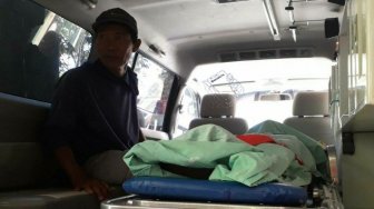 Bikin Daun Pintu, Tukang Kayu Pasuruan Tewas Kesetrum