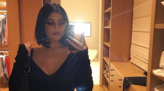 Masuk Rumah Sakit, Kylie Jenner Batal Hadiri Peluncuran Makeup Anyar