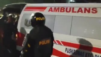 Dianiaya hingga Tersungkur, Kronologi Aksi Kekerasan Brimob di Ambulans PMI