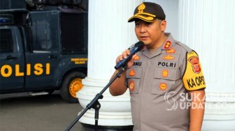 Hari Pertama Disambut Demo Mahasiswa Sukabumi