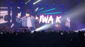 Iwa K dan NTRL Bikin Seru Konser Pesta 90an