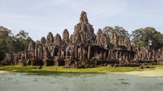 Telusuri Jejak Candi Hindu-Buddha di Bayon Temple Kamboja, Segini Tarifnya