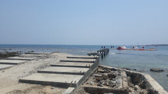 Pantai Tanjung Lesung 9 Bulan Pascatsunami. (Suara.com/Novian Ardiansyah)