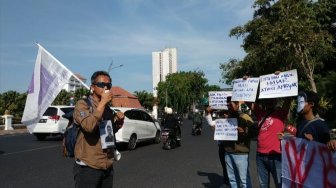 Sindir Polisi Soal Kartu Pers Kecil, AJI Surabaya: Kalau Gede, Spanduk