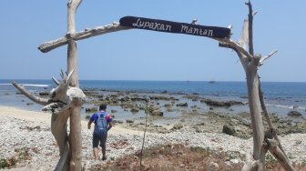 Pantai Tanjung Lesung 9 Bulan Pascatsunami. (Suara.com/Novian Ardiansyah)