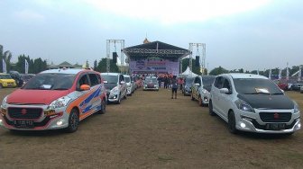 Pecah, Komunitas Pencinta Mobil Suzuki Tumplek di TMII!