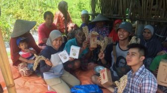 Sorghum dan Tin, Bahan Baku Makanan Sehat Naik Kelas di Pesona JNE