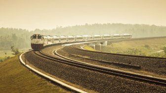 Zulkifli Seperempat Abad Mengantar Jutaan Manusia Ke Stasiun Tujuan