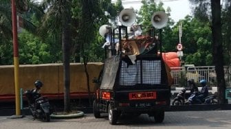 Hendak Ikut Demo di DPR, Mobil Komando KASBI Sempat Ditahan