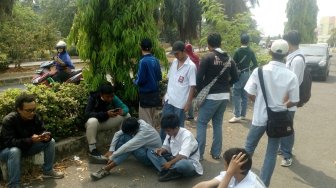 Bela Rakyat, Pelajar Depok Sengaja Bolos Sekolah untuk Ikut Demo di DPR