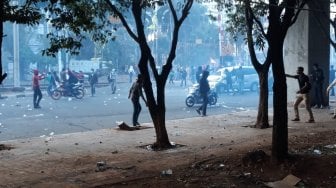 Pengendara Kena Imbas Gas Air Mata di Palmerah, Polisi: Stop Brimob, Jangan