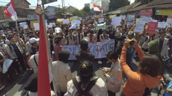 Suara Kaum Miskin Kota di Aksi Gejayan Memanggil 2: Saya Mengemis untuk DPR