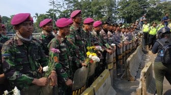 Marinir Ikut Jaga Demo di DPR, Mahasiswa Ucapkan Terima Kasih