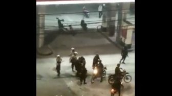 Beredar Video Anak STM Dikeroyok Aparat di SPBU, Warganet: Pengecut