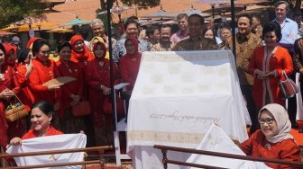 Sembilan Kali Ngecap, Presiden Jokowi Bikin Batik Sekar Jagad