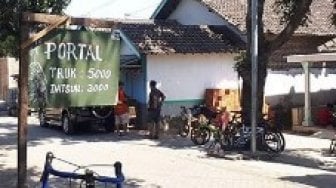 Truk dan Mobil Datsun Harus Bayar Jika Ingin Lewat Jalan Ini, Kenapa?