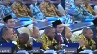 Anggota DPR Menangis Ingat Konflik Papua, Sebut Sidang MPR Sandiwara