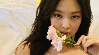 Jennie BLACKPINK Ucapkan Selamat Natal, Tetap Cantik Tanpa Makeup