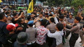 Unjuk Rasa Mahasiswa Tuntut Kapolri Mundur di Bogor, Berakhir Ricuh