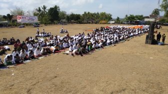 Warga dan PNS Blitar Salat Minta Hujan, Bupati Minta Jaga Sumber Air