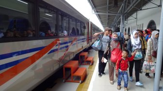 Hindari Demo, Penumpang KA Jarak Jauh Bisa Naik dari Stasiun Jatinegara