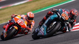 Bukan Ngegas Pakai Motor, Pembalap MotoGP Ini Lebih Pilih Naik Mobil Mewah