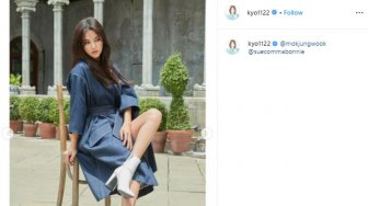 Tampil Maskulin, Gaya Song Hye Kyo Pakai Jas dan Sneakers Curi Perhatian