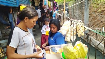 Warga Tanjung Duren Tagih Janji Kampanye Anies Bangun WC Sehat