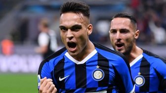 Selebrasi striker Inter Milan Lautaro Martinez usai mencetak gol ke gawang Juventus. (AFP)