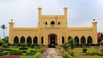 Jalan-jalan ke Istana Siak Sri Indrapura, Kastil Bergaya Eropa di Riau