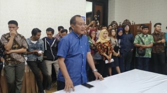 Mahasiswa Tunggu Khofifah, Dosen Unair Kecewa Jamuan di Grahadi Ditolak