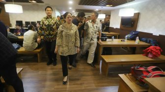 Usai Tinjau DPR, Puan Maharani Santap Tongseng Sapi di Kantin Pujasera